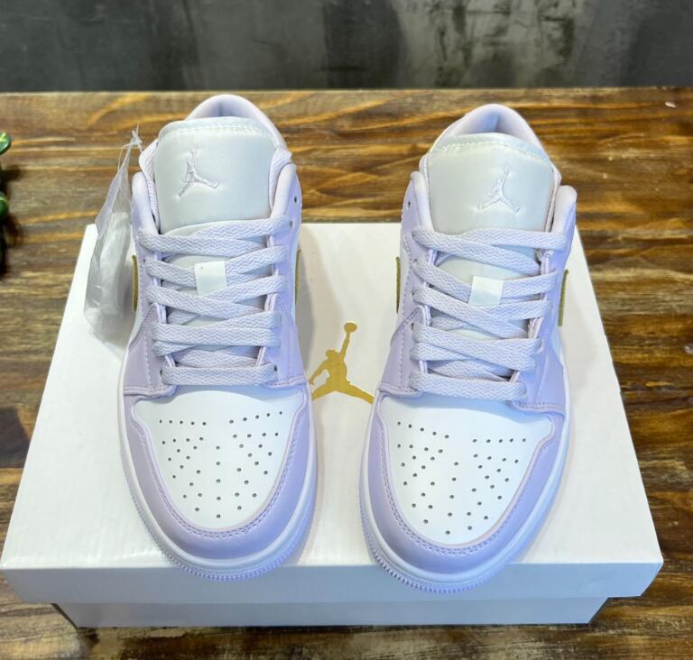 SAMC - NKE Shoes - 581