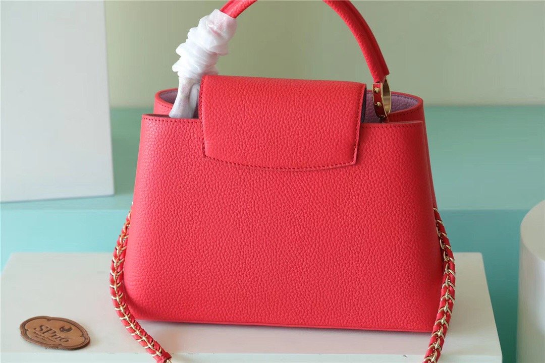 LV Capucines MM Taurillon Red For Women, WomenÃ¢â‚¬â„¢s Bags, Shoulder And Crossbody Bags 12.4in/31.5cm LVÃ‚Â 