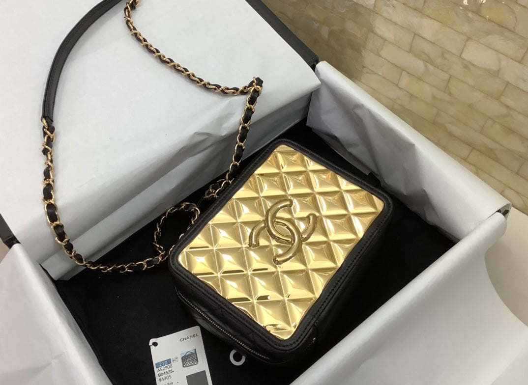 CHLVanity Case Black With Gold Metal For Women Handbags, Shoulder And Crossbody Bags 7.2in/19cm AS2900