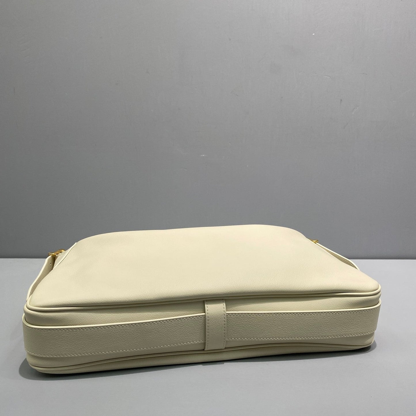 GLAMI MeGLAMIum Romy In Supple White For Women 13in/34cm 197443DPJ.01RC