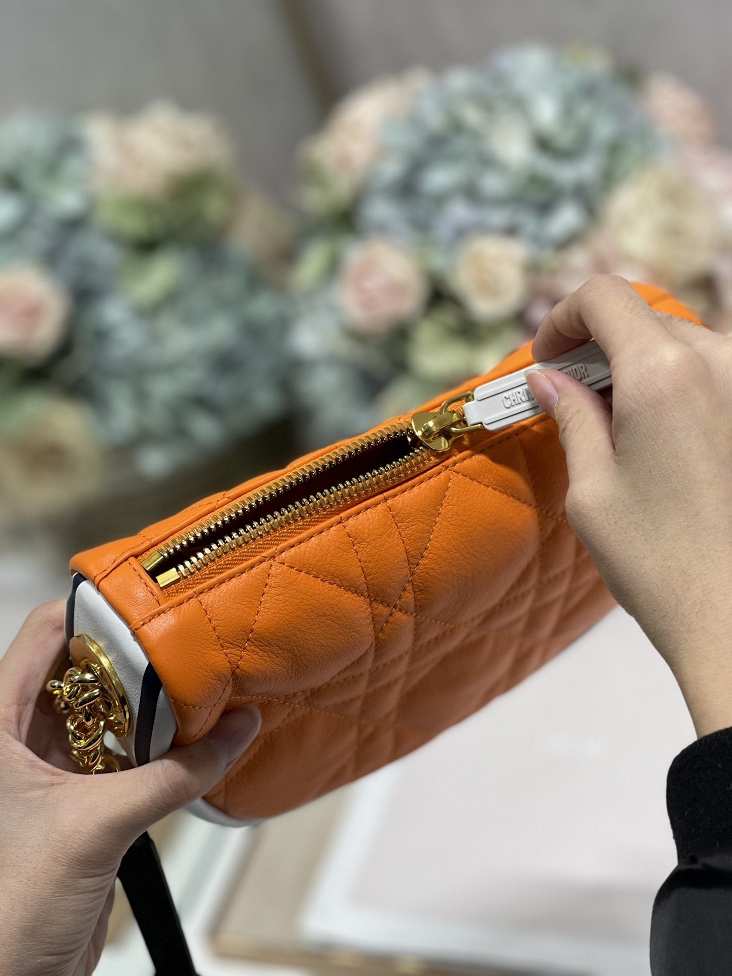 GLAMI Small Vibe Hobo Bag GlamIuoresGLAMInt Orange Macrocannage, Orange Handbags, Crossbody Bags, 20cm CD M7200ODDO_M057
