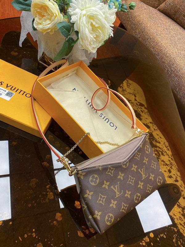 LOV2 Bags - Luxurious Bags  1042
