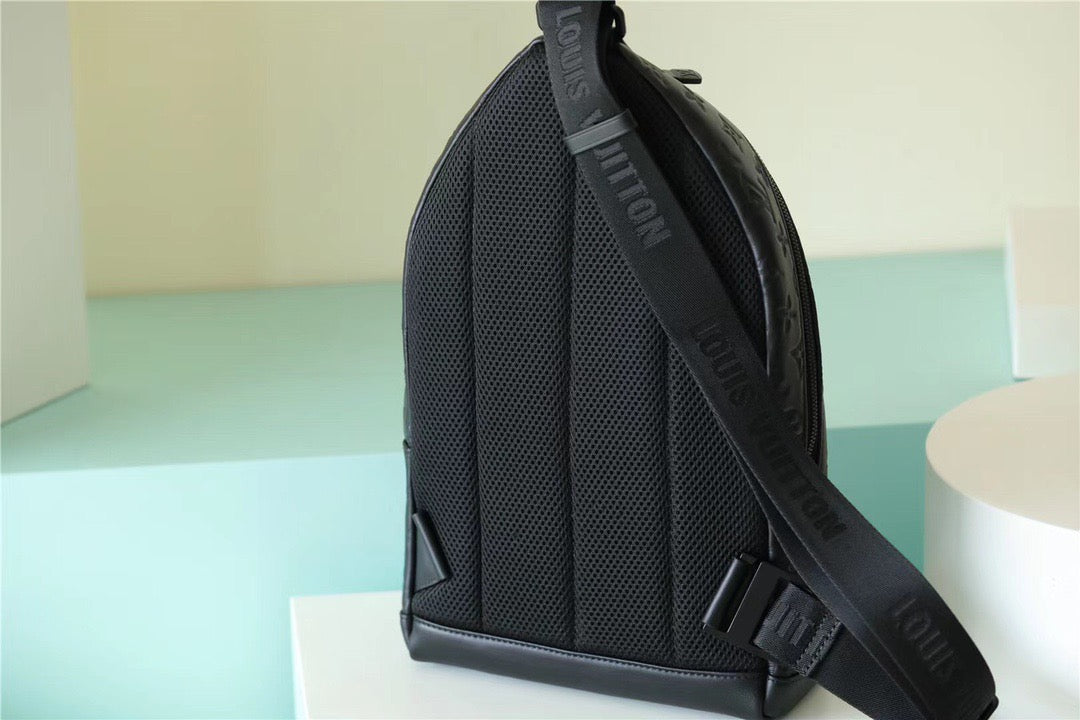 LV RaGLAMIr Slingbag Monogram Shadow Black For Men, Backpacks 16.5in/42cm LV M46107
