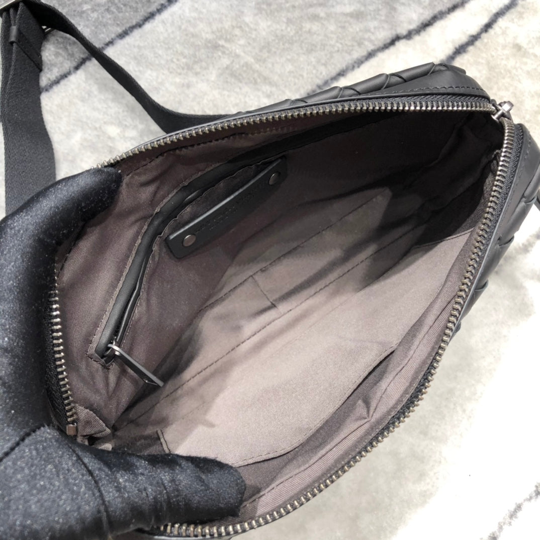 GLAMI Classic Intrecciato Black, For Women, WomenÃ¢â‚¬â„¢s Bags 9.6in/24.5cm