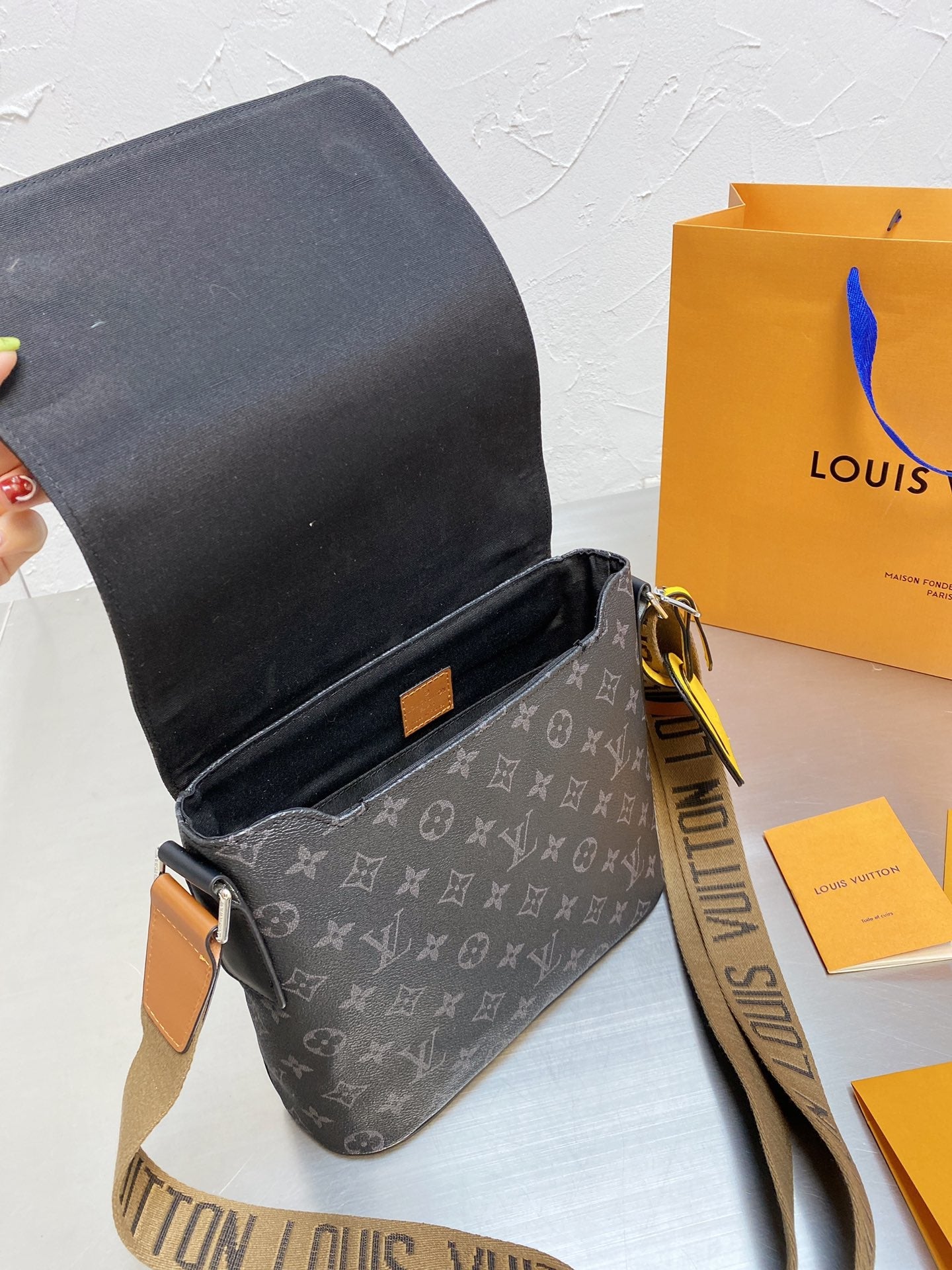 EN - New Arrival Bags LUV 067