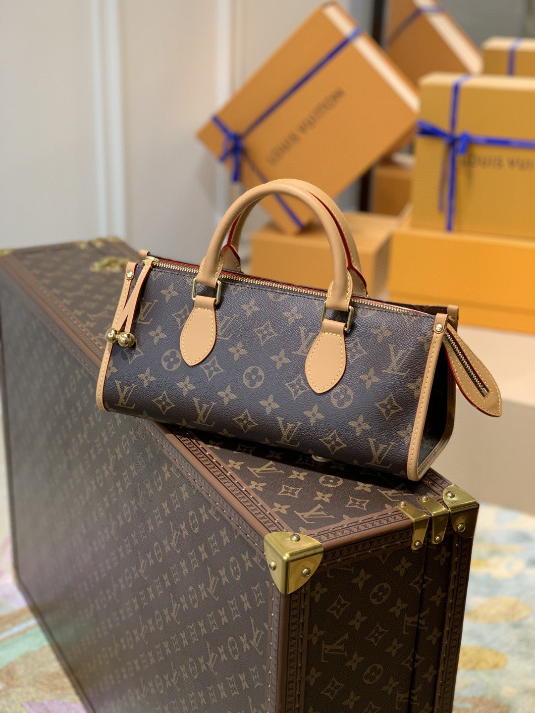 LV Popincourt Monogram Canvas For Women, WomenÃ¢â‚¬â„¢s Handbags 11.8in/30cm LV M40009