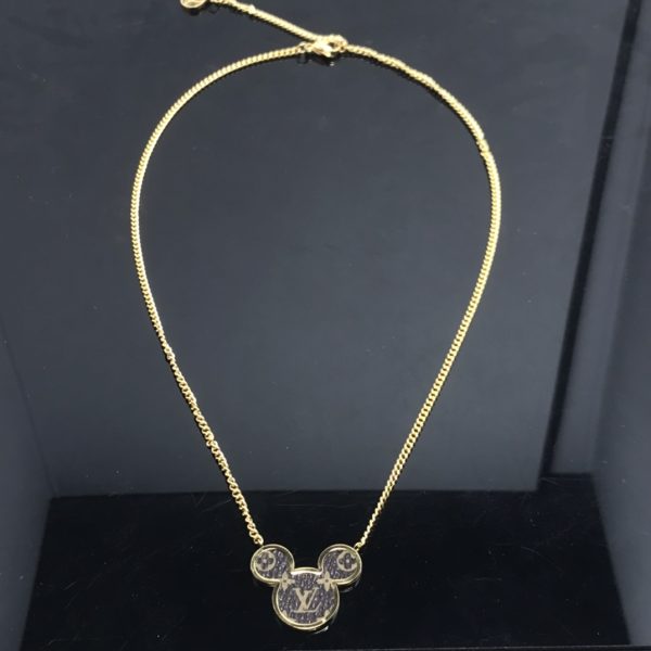 LV Necklaces 084
