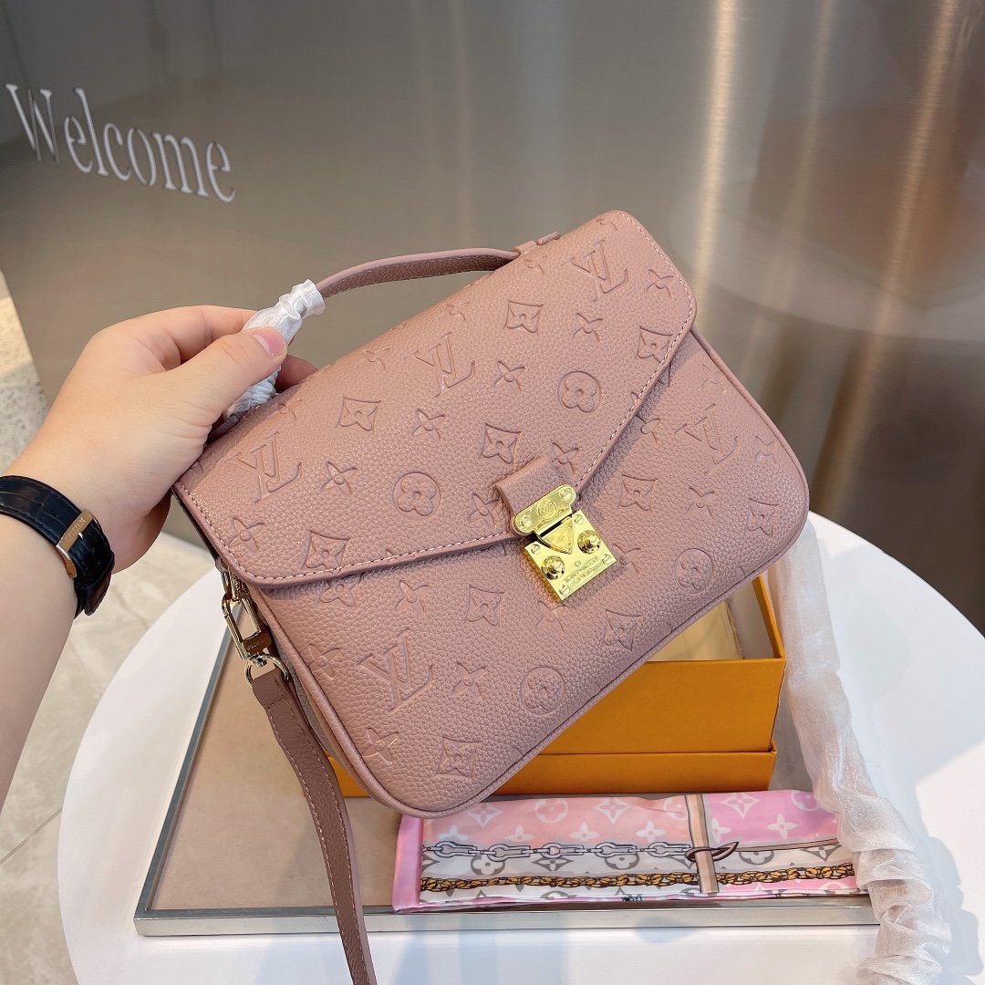 EN - New Arrival Bags LUV 493