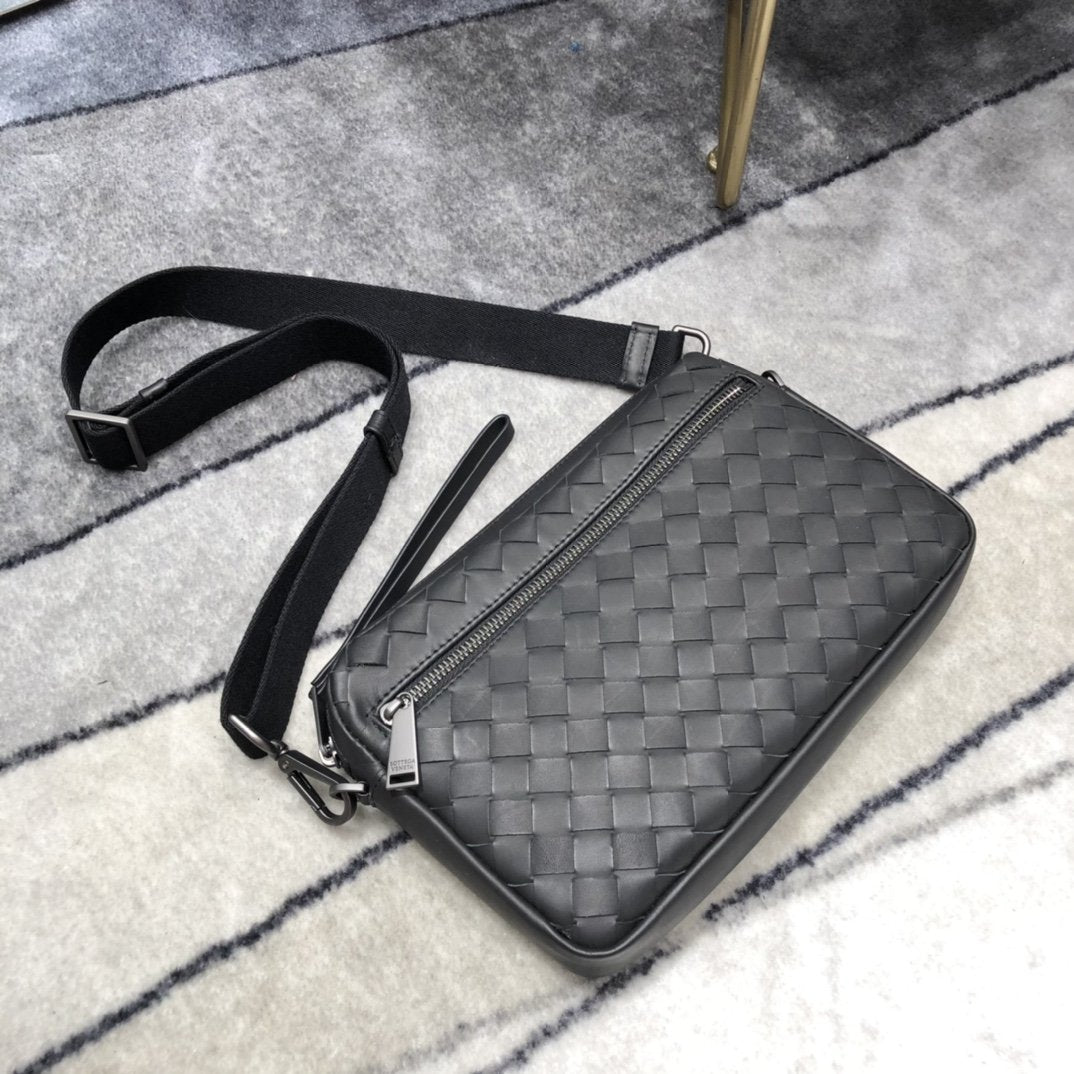 GLAMI Classic Intrecciato Black, For Women, WomenÃ¢â‚¬â„¢s Bags 9.6in/24.5cm