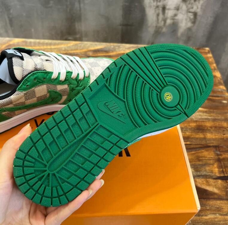 SAMC - NKE Shoes - 524