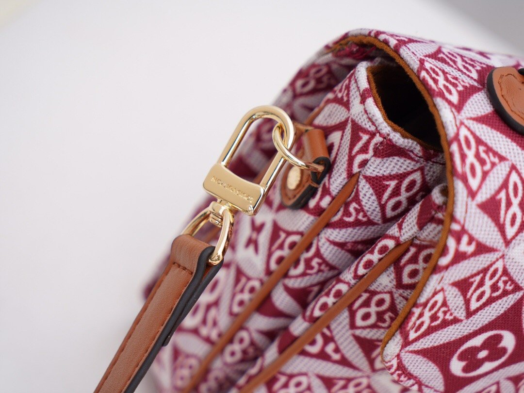 EN - New Arrival Bags LUV 128
