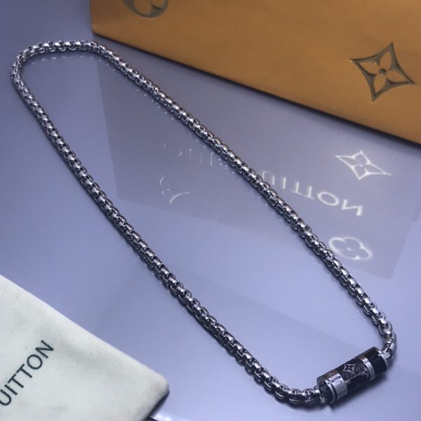 LV Necklaces 003