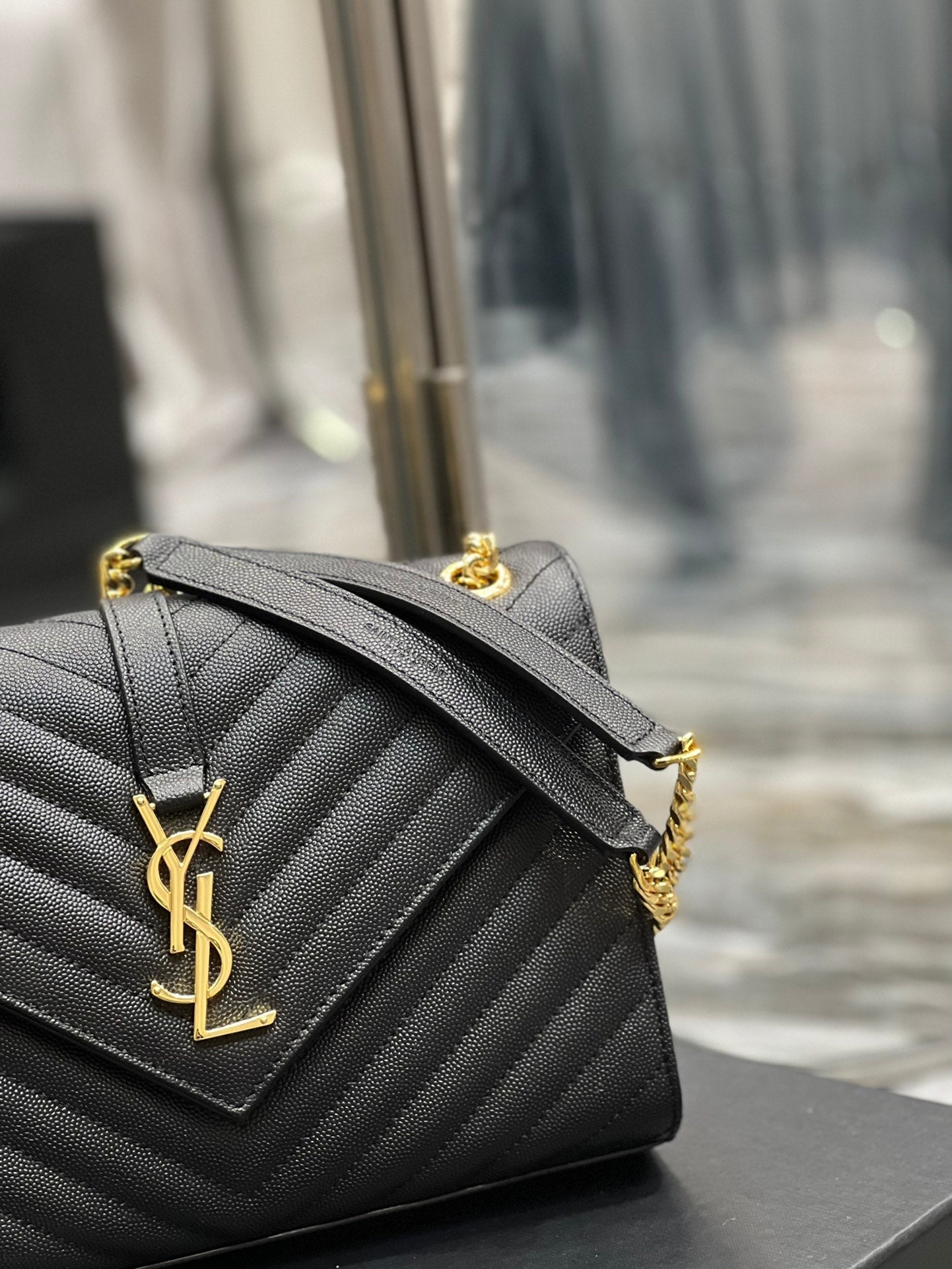 GLAMI College MeGLAMIum Chain Bag Black Gold Toned Hardware For Women 9.4in/24cm YSL 600279BRM071000