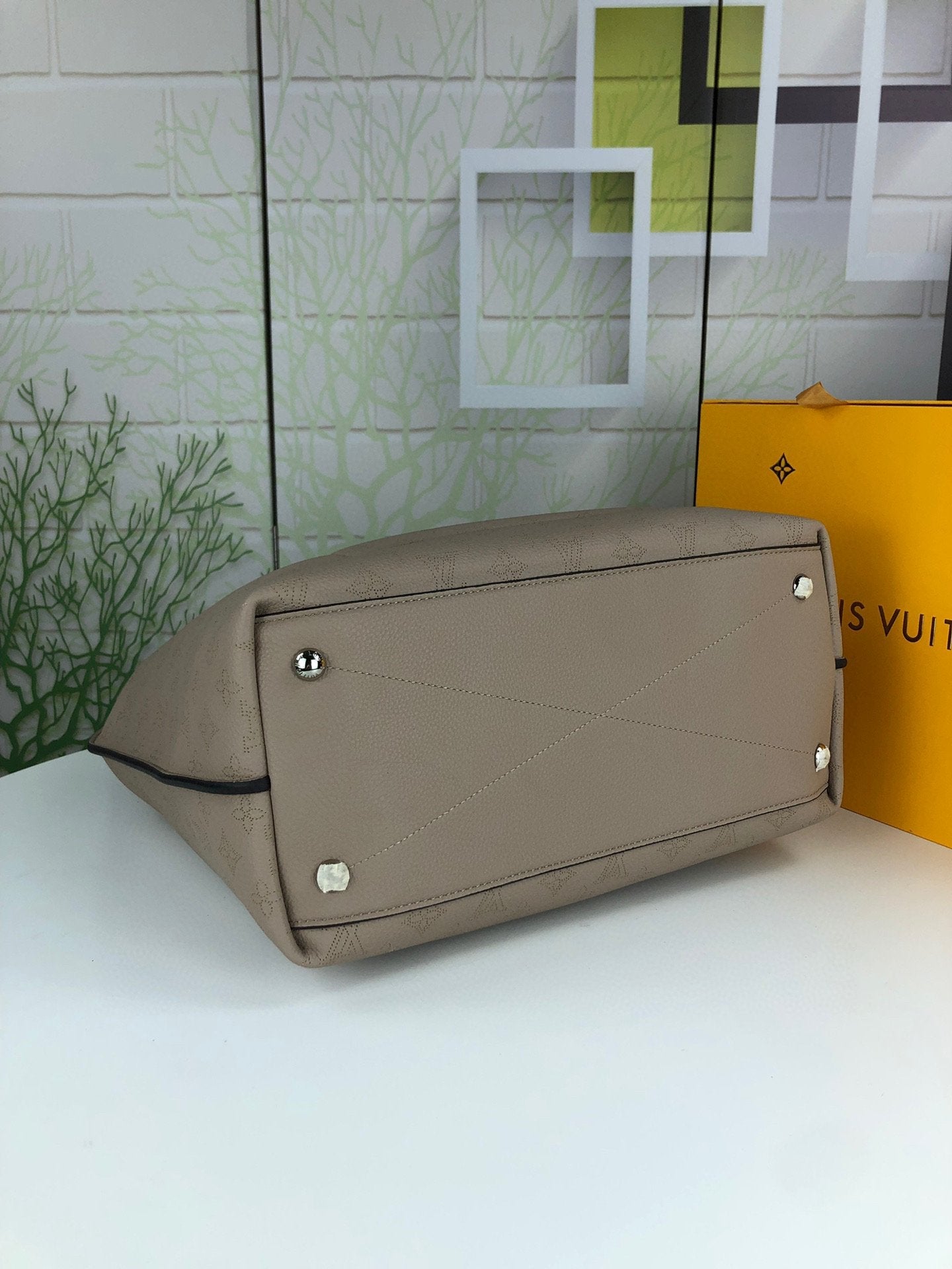 EN - New Arrival Bags LUV 050