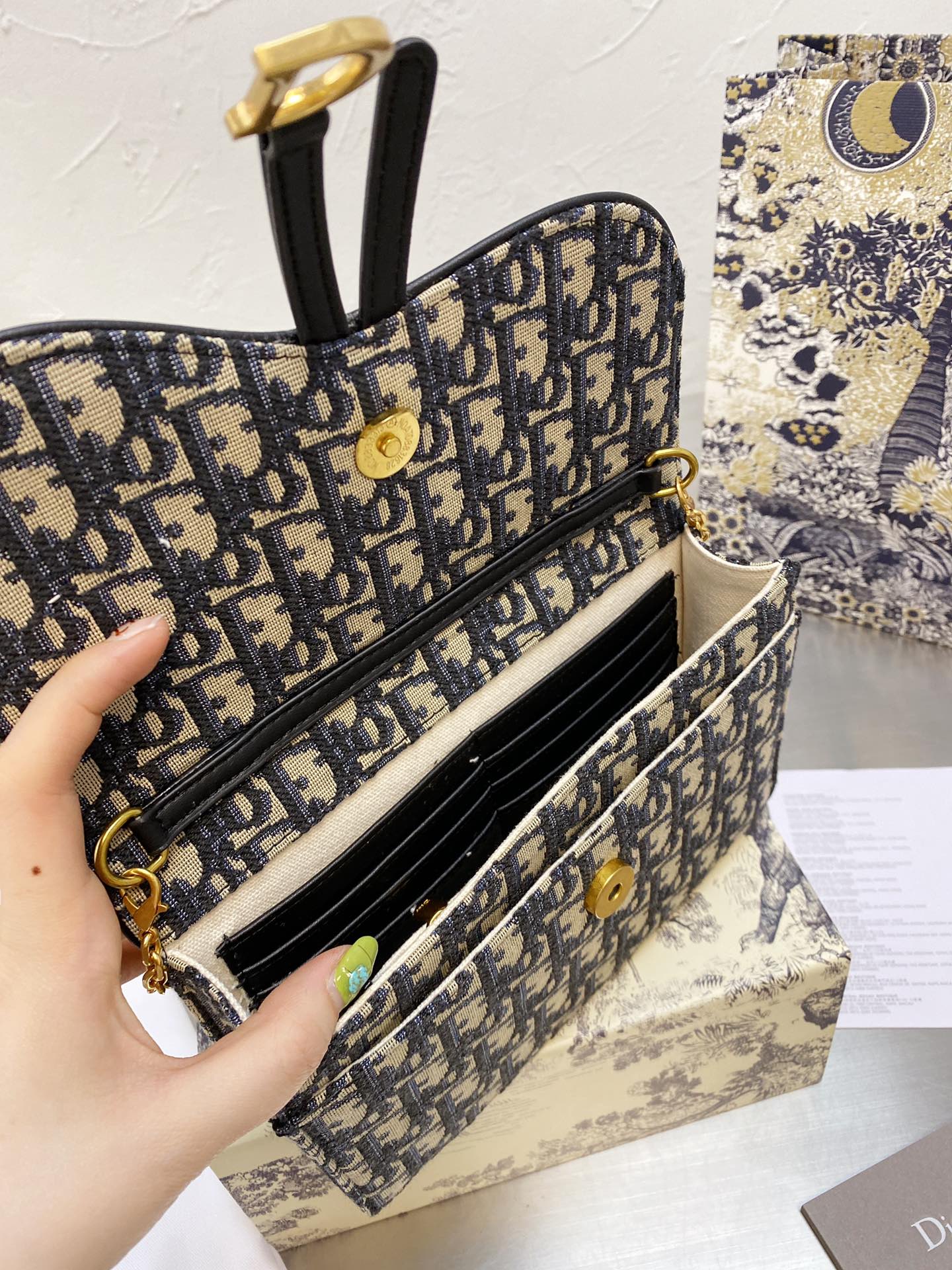 EN - New Arrival Bags DIR 050