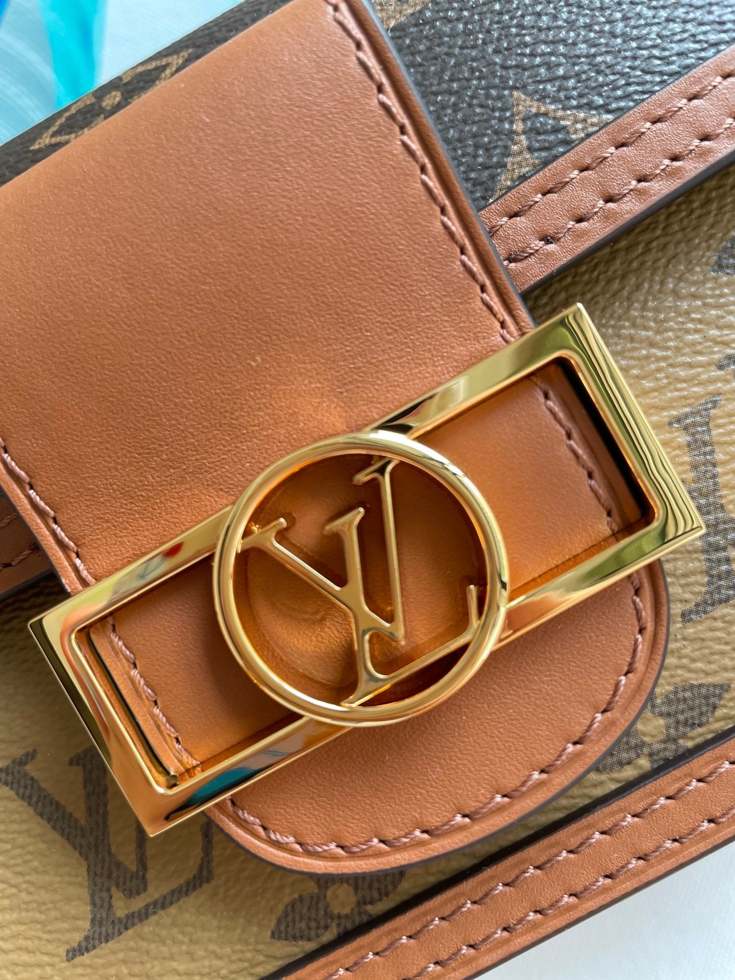 LV Dauphine Chain Wallet Combines Monogram And Monogram Reverse Canvas By Nicolas GhesquiÃƒÂ¨re For Women, WoWallet 19cm LV M68746