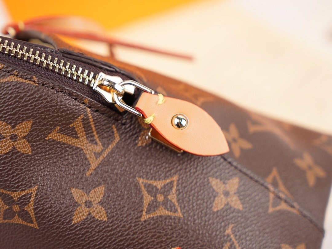 EN - New Arrival Bags LUV 003