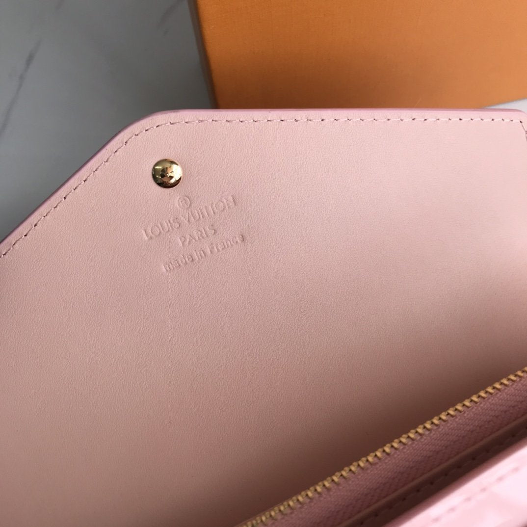 EN - New Arrival Wallet LUV 005