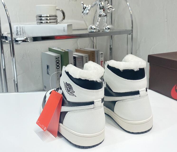 SAMC - NKE Shoes - 745