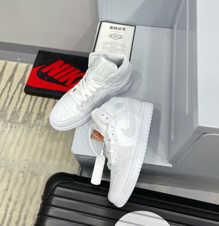 SAMC - NKE Shoes - 1612