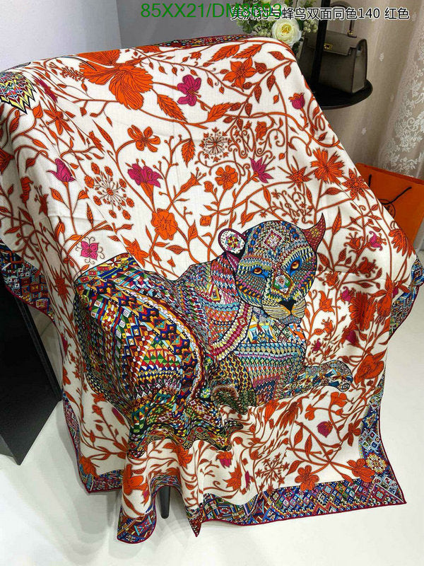 SAMC - HMS Scarves - 029
