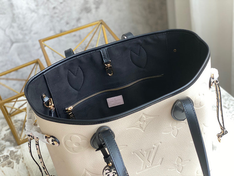 LOV2 Bags - Luxurious Bags  1417