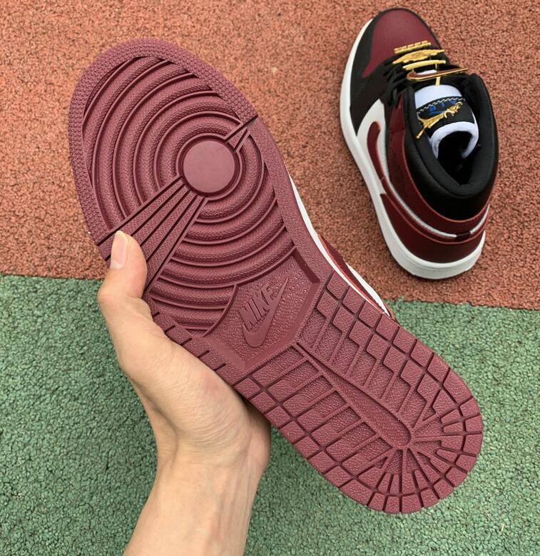 SAMC - NKE Shoes - 1477