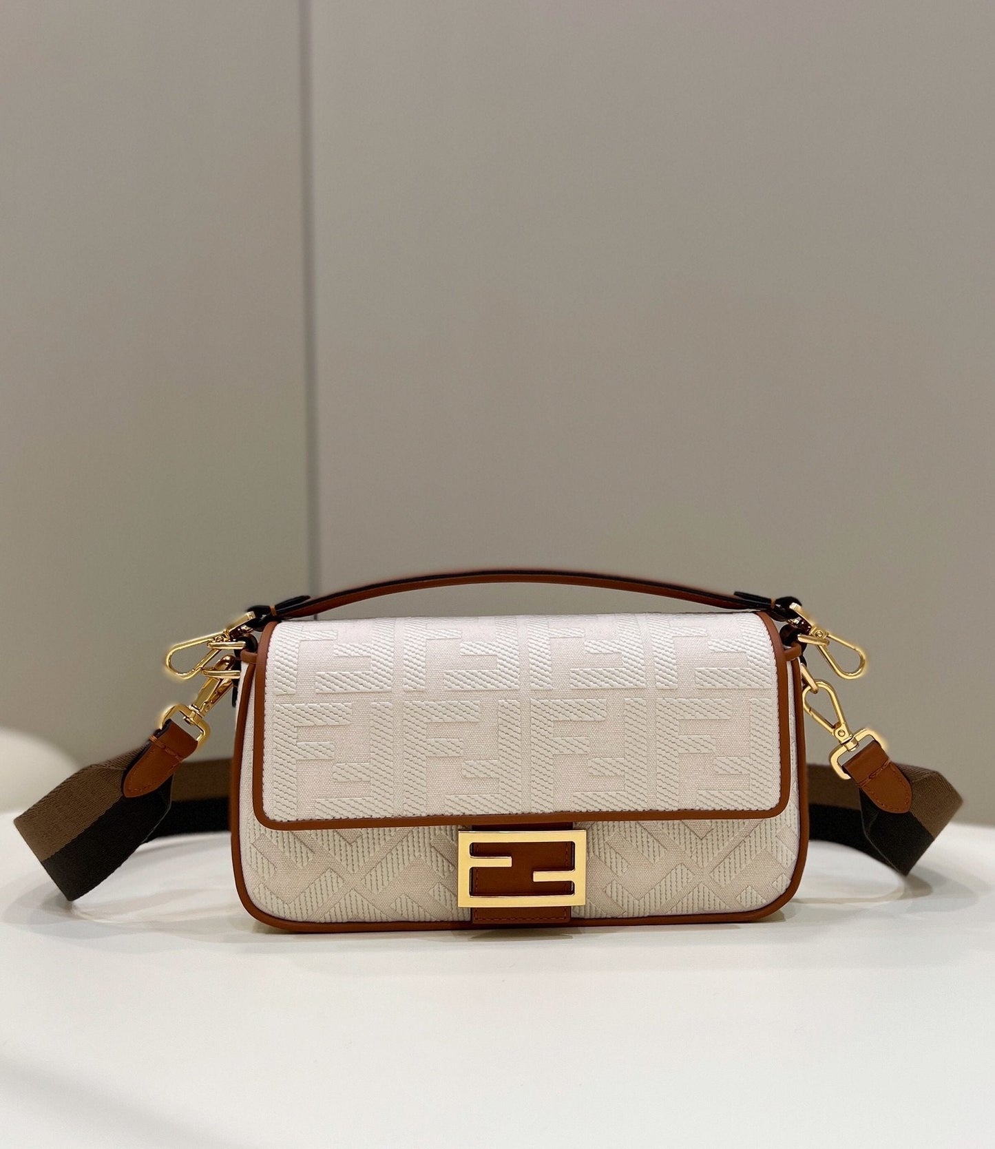 FI Baguette White For Women, Women’ Handbags, Shoulder And Crossbody Bags 10.6in/27cm FF 8BR600