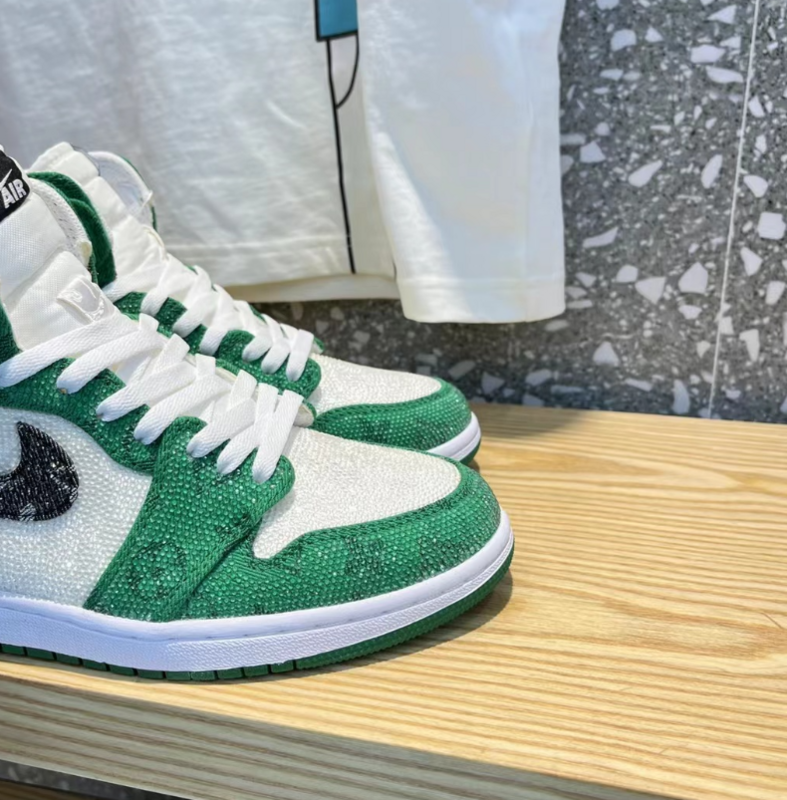 SAMC - NKE Shoes - 630