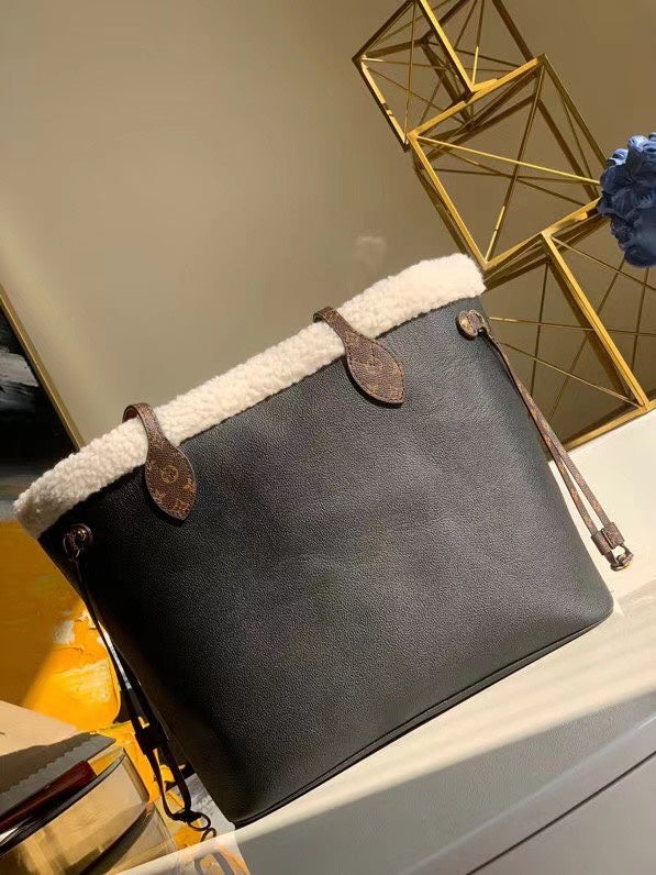 LOV2 Bags - Luxurious Bags  1353