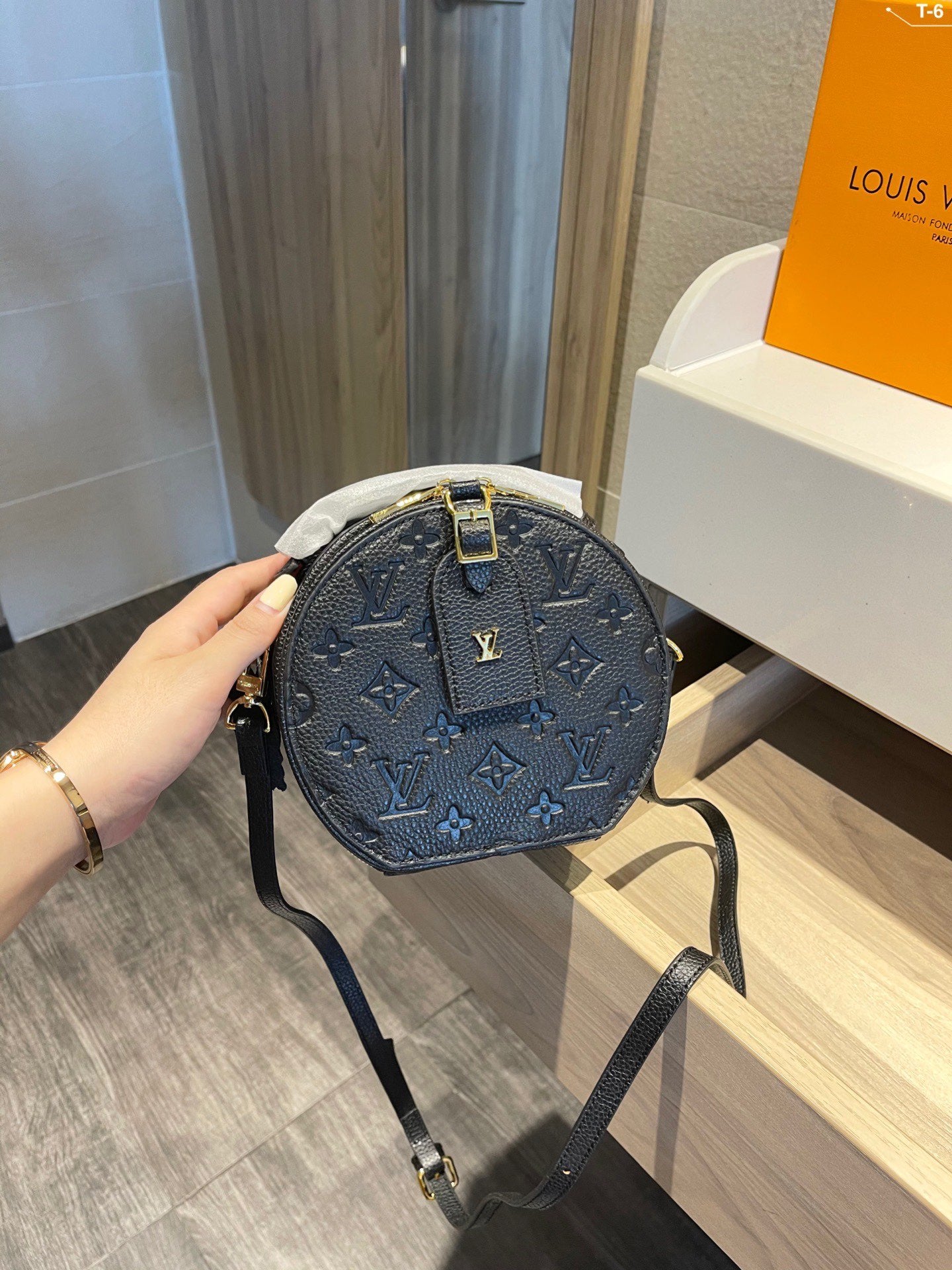 EN - New Arrival Bags LUV 495