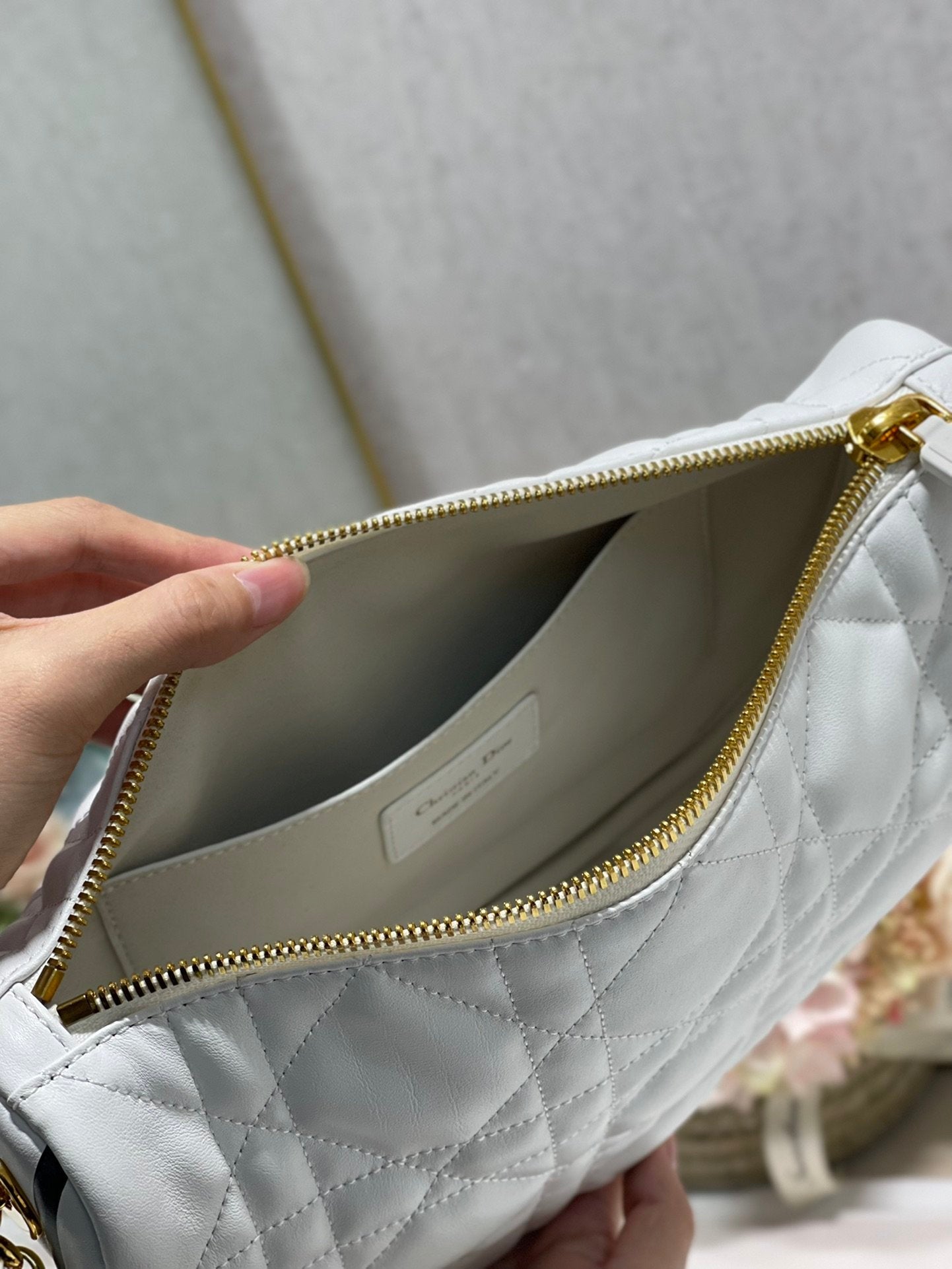 GLAMI MeGLAMIum Vibe Hobo Bag White Cannage, White Handbags, Crossbody Bags, 30cm CD M7201ONOA_M879