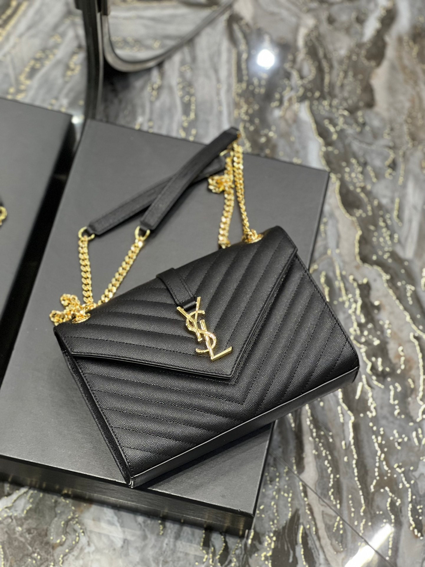 GLAMI College MeGLAMIum Chain Bag Black Gold Toned Hardware For Women 9.4in/24cm YSL 600279BRM071000