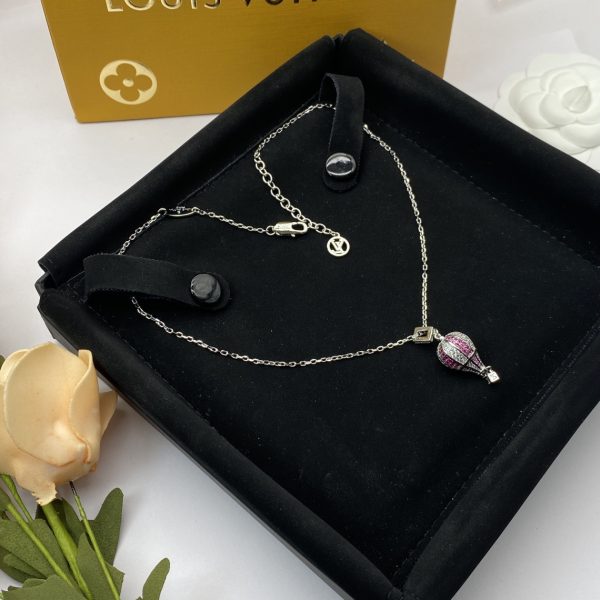 LV Necklaces 035