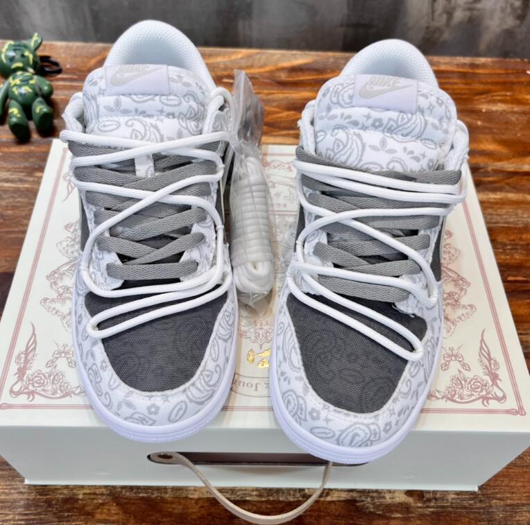 SAMC - NKE Shoes - 833