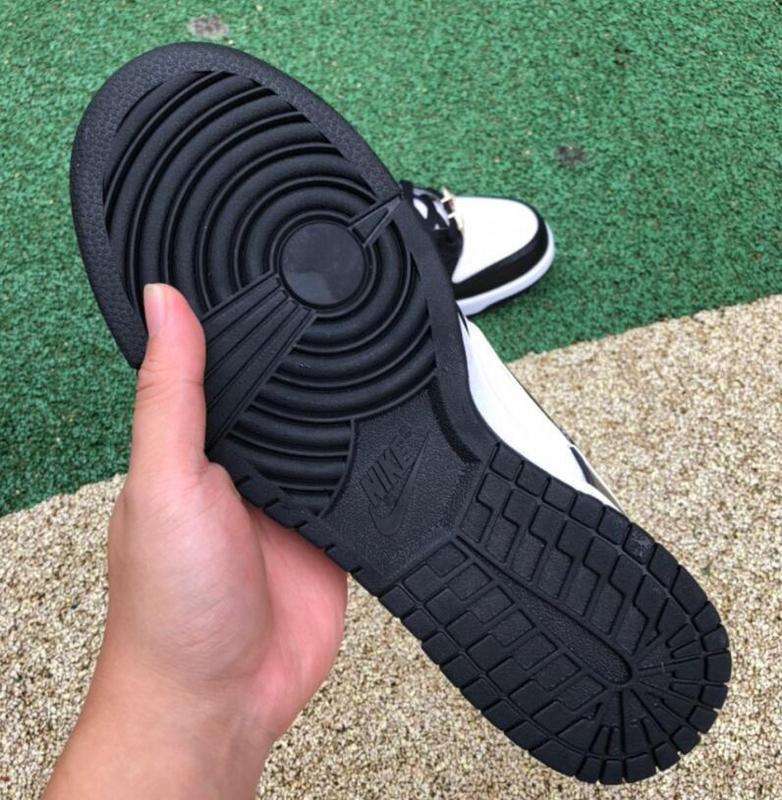 SAMC - NKE Shoes - 940