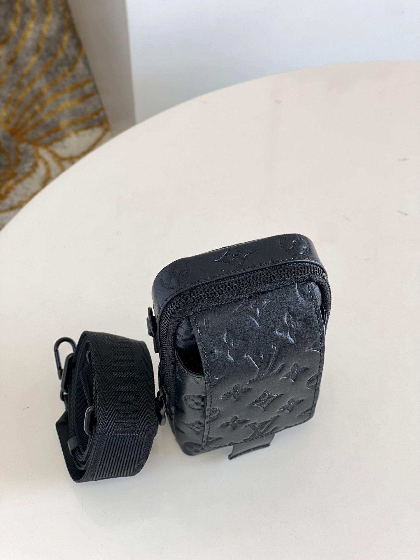 LV GlamIap Double Phone Pouch Monogram Black For Men, Bags, Crossbody Bags 7.1in/18cm LV M81005