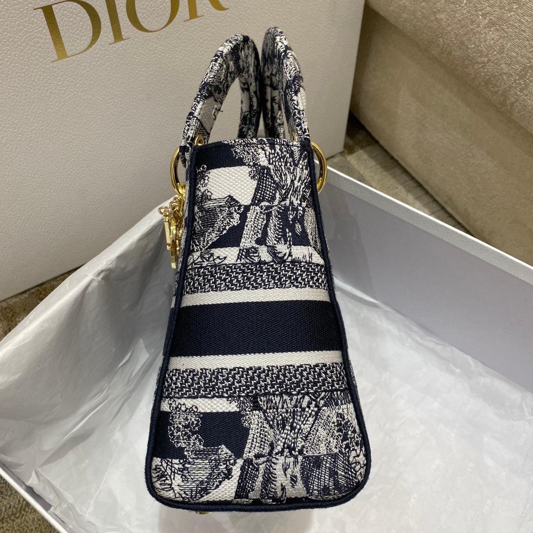 GLAMI MeGLAMIum Lady D-Lite Bag Toile de Jouy Stripes Embroidery, Navy Blue Handbags, 24cm CD M0565ORLP_M928