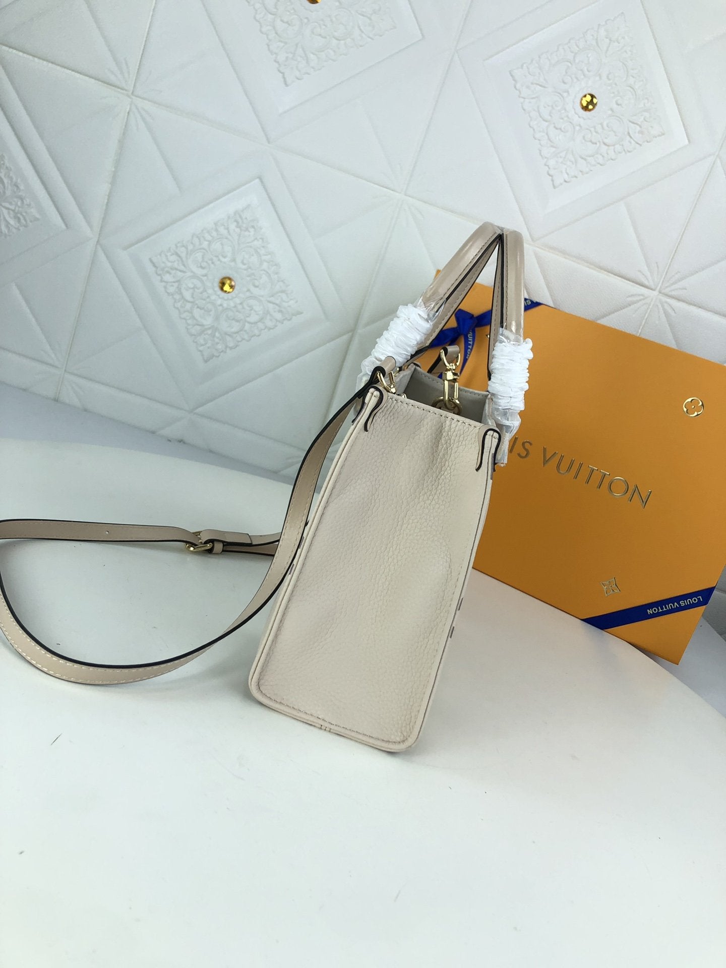 EN - New Arrival Bags LUV 106