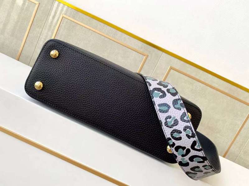 LOV2 Bags - Luxurious Bags  1104
