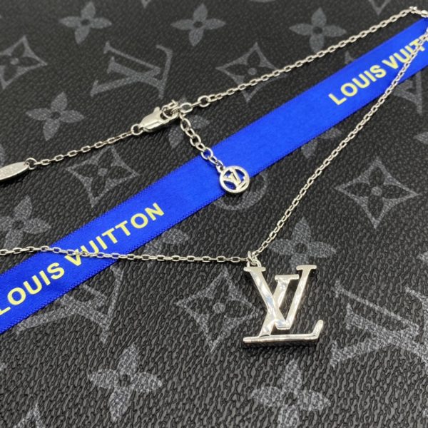 LV Necklaces 063