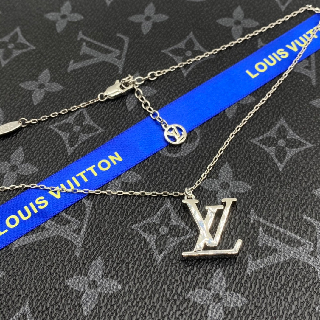 LV Necklaces 063