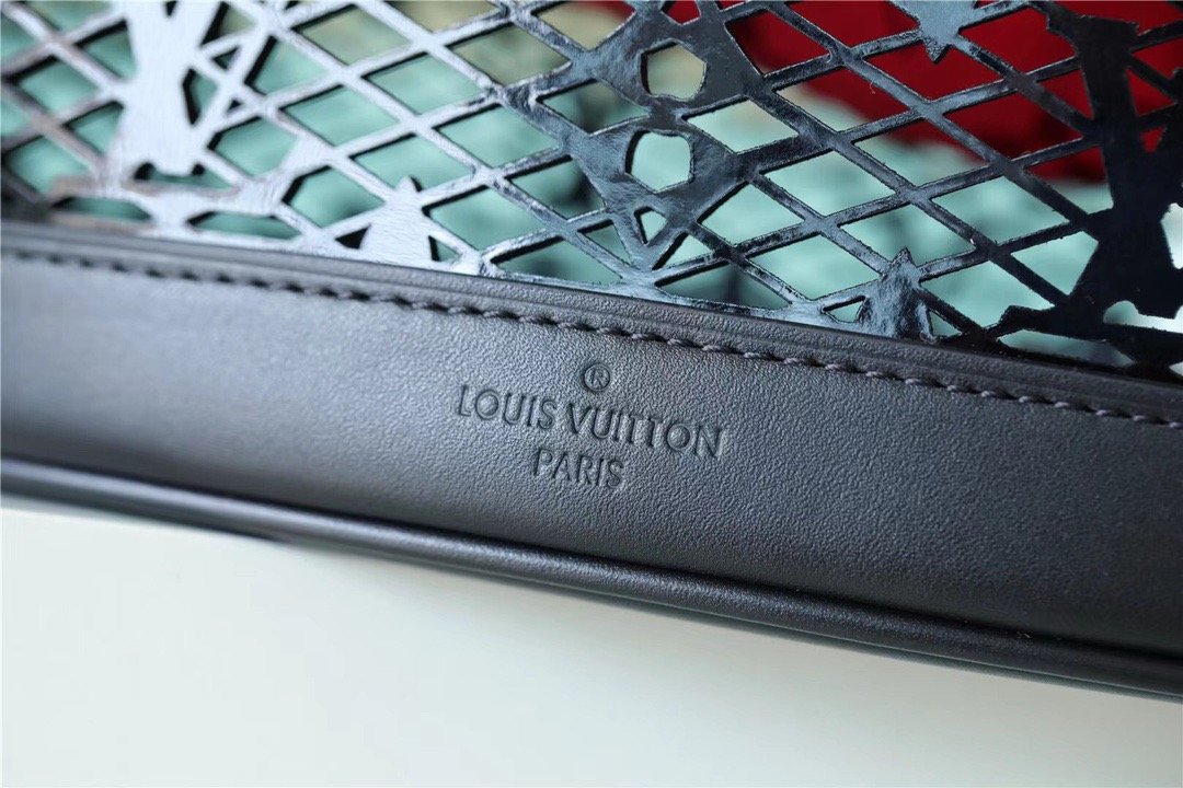 LV Bucket PM Monogram LaGLAMI By Nicolas Ghesquiere Black For Women,  Shoulder And Crossbody Bags 26cm/10.2in LV M20352