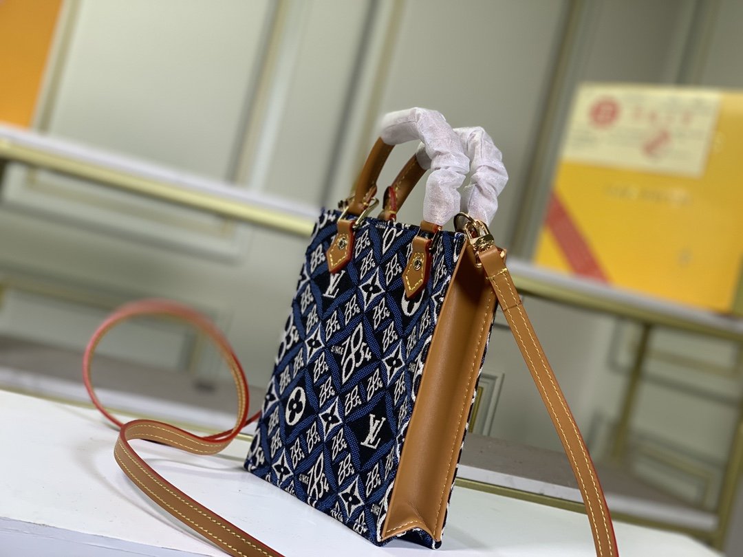 EN - New Arrival Bags LUV 095