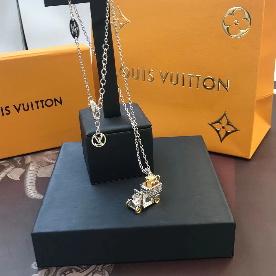 LV Necklaces 091