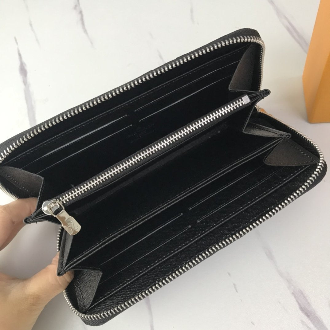EN - New Arrival Wallet LUV 074