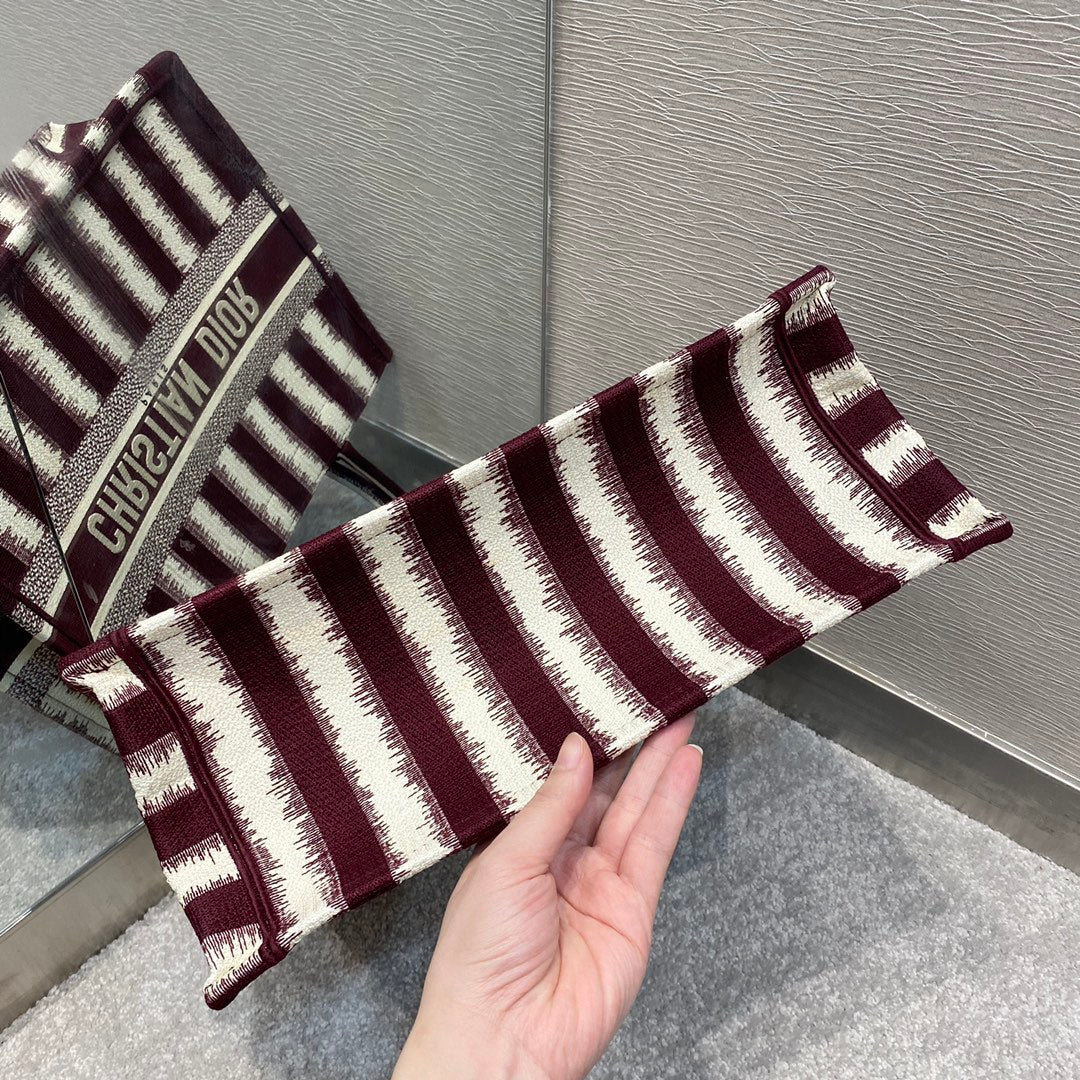 GLAMI MeGLAMIum Book Tote Red D-Stripes Embroidery For Women 36cm/16.5in CD