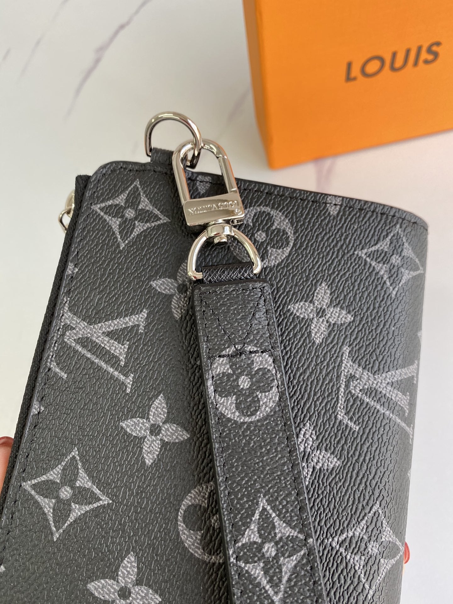 EN - New Arrival Wallet LUV 084