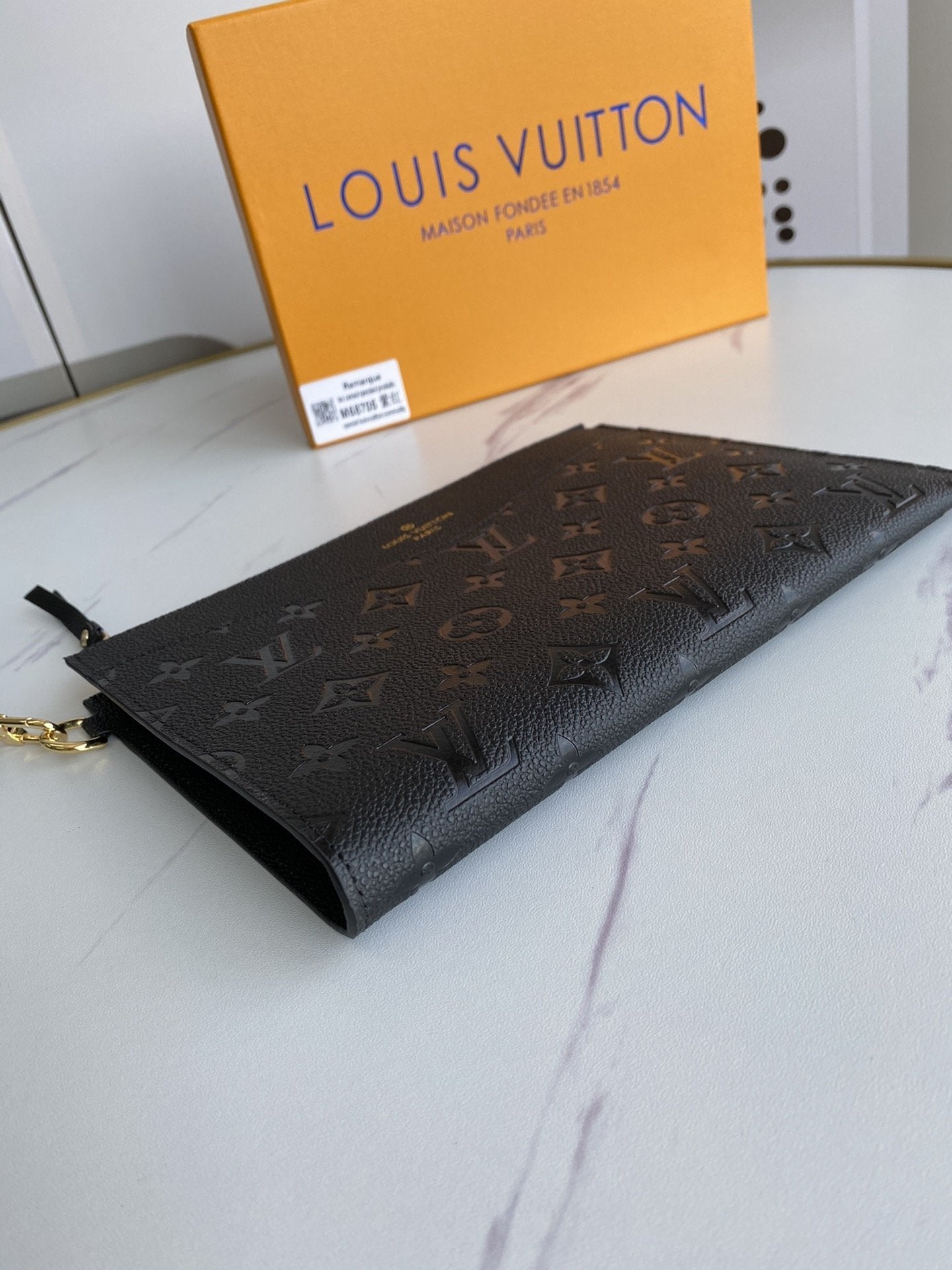 EN - New Arrival Wallet LUV 064