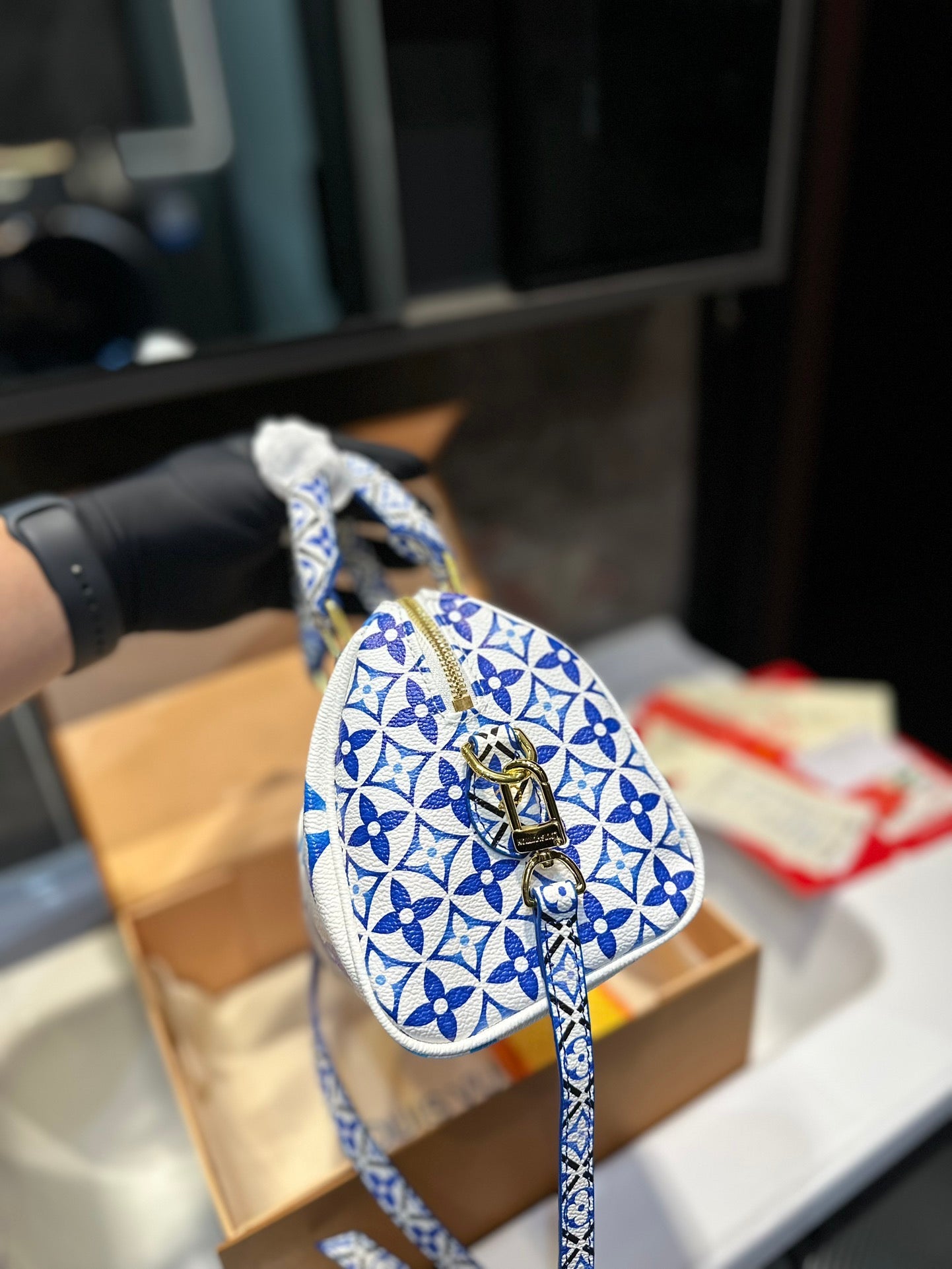EN - New Arrival Bags LUV 206